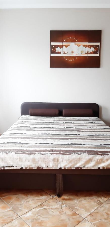 Flora Apartman ยูลา ภายนอก รูปภาพ